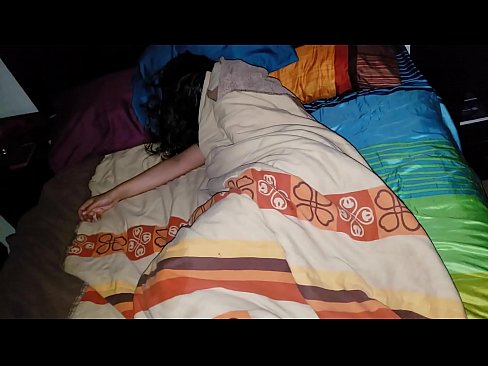 ❤️ Hoʻopiʻi ʻo Stepson i kona makuahine ʻōpio ʻoiai ʻo ia e hiamoe ana. ❤️ Sex video ia makou ❌